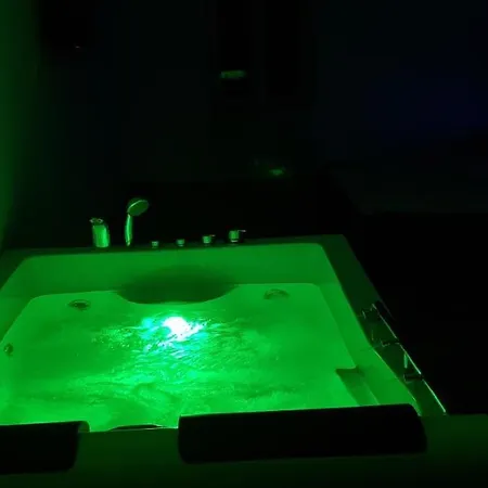 Détente Sous Les Côtes Baignoire Balnéo